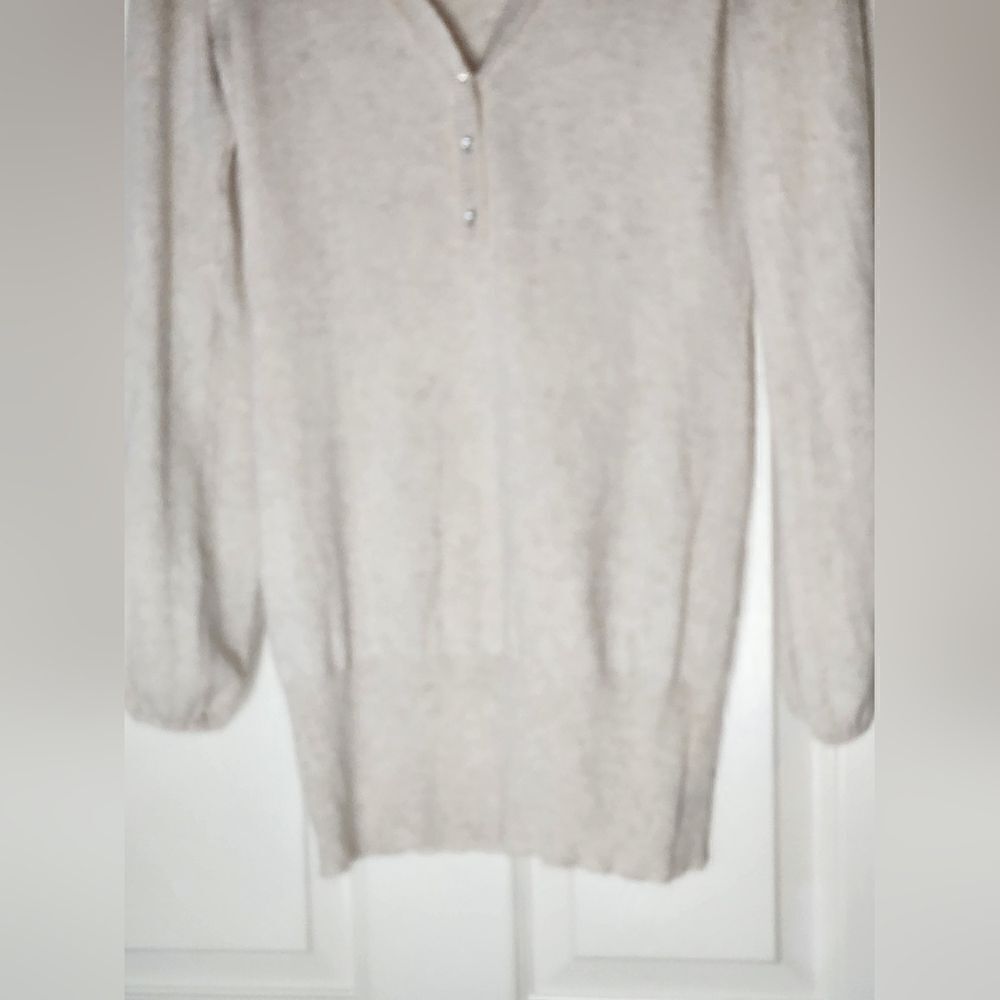BCBGMAXAZRIA L Cream Lngslvs V-neck 1/4 Buttons ANGORA WOOL Blend Women Sweater - Picture 4 of 10